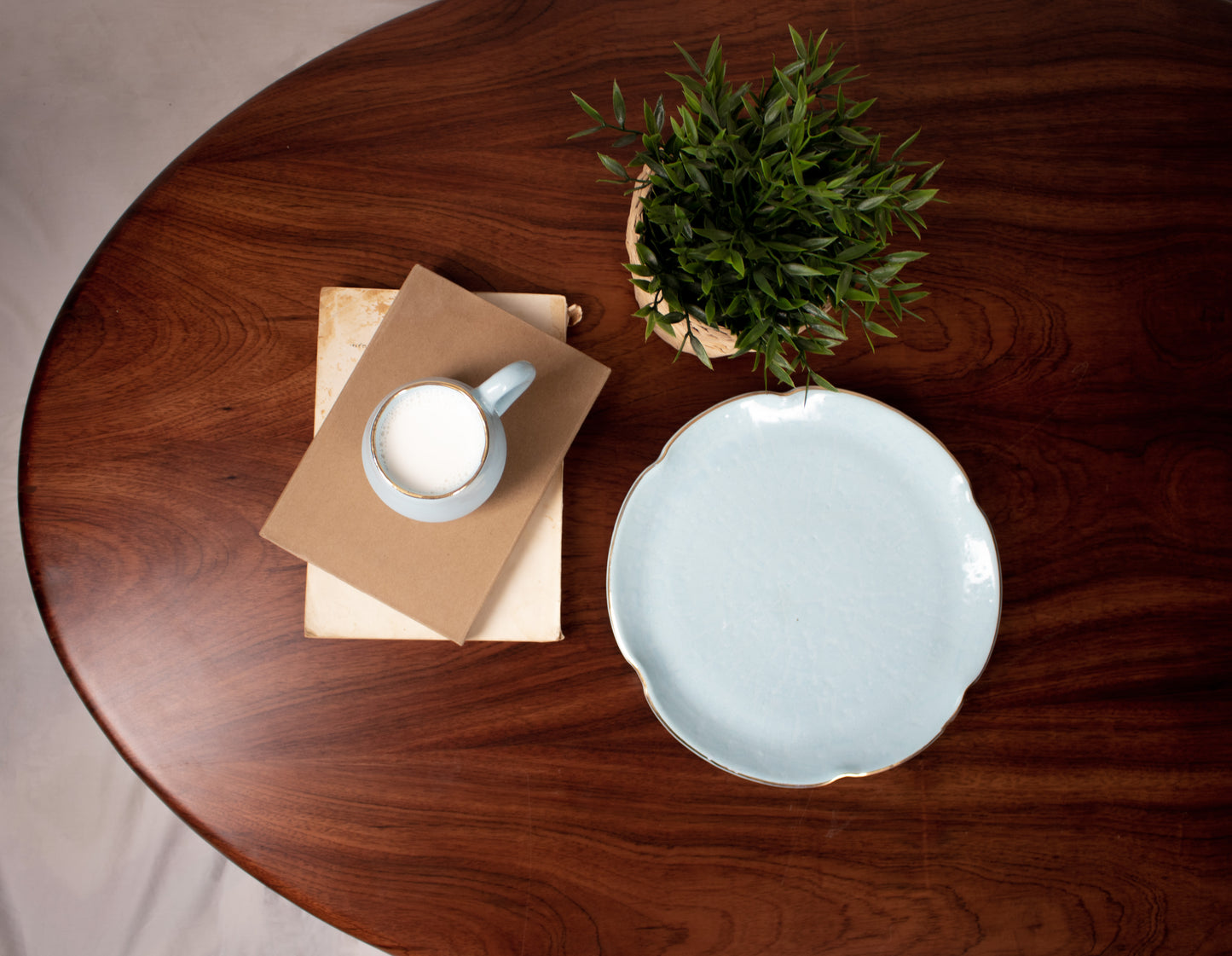 Rise and Set Table in Gold