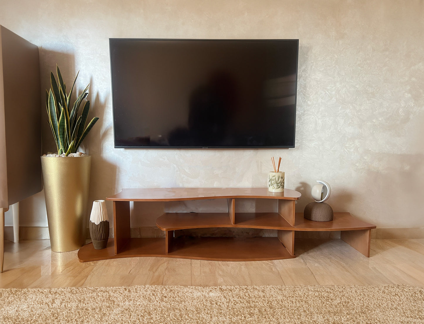 Ripple Tv Unit